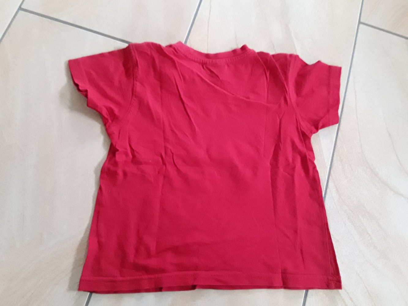 rotes T-Shirt mit Pferdemotiv in Gr. 104