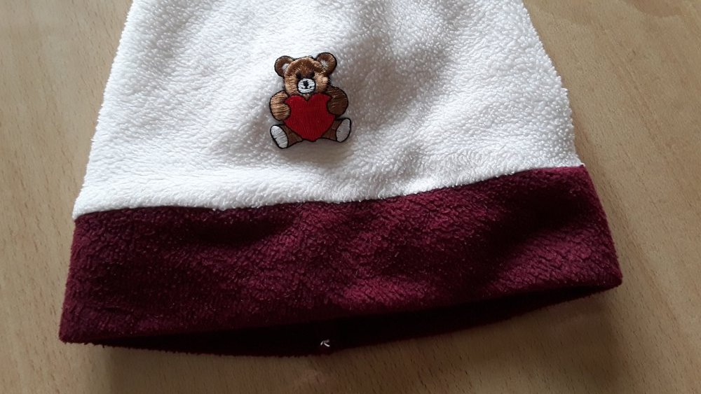 handemade - Fleecezipfelmütze - bordeaux cremefarben -Umfang 47cm
