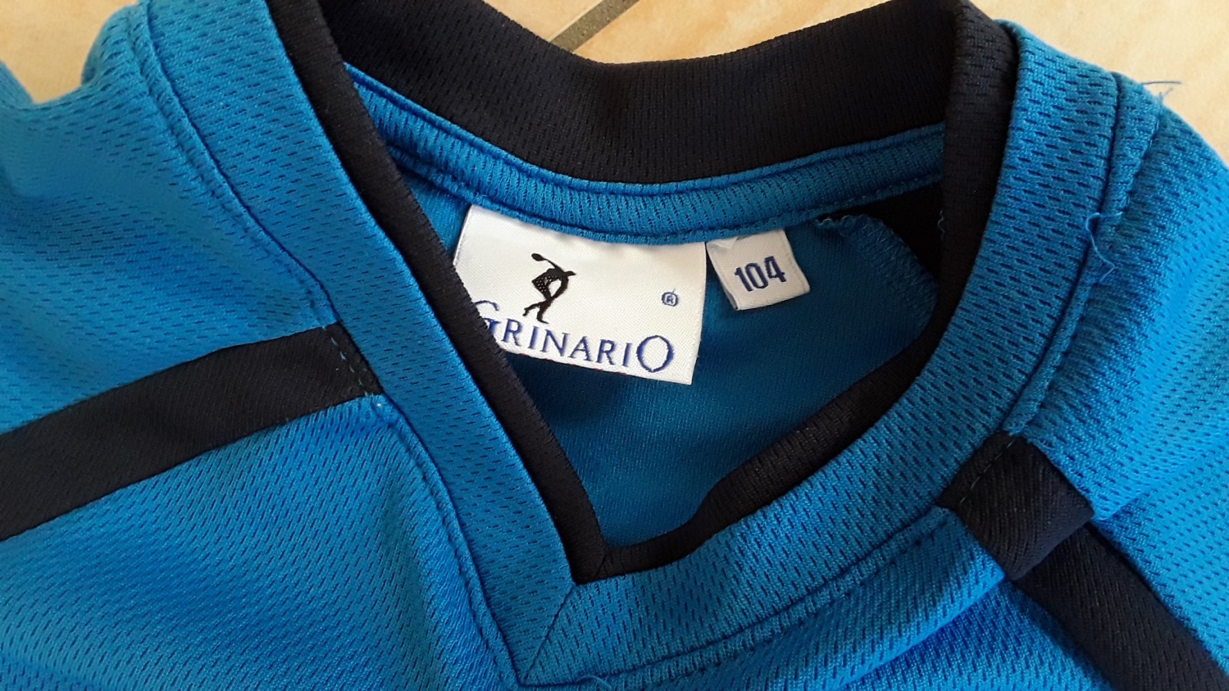 blaues Sport-T-Shirt in Gr. 104