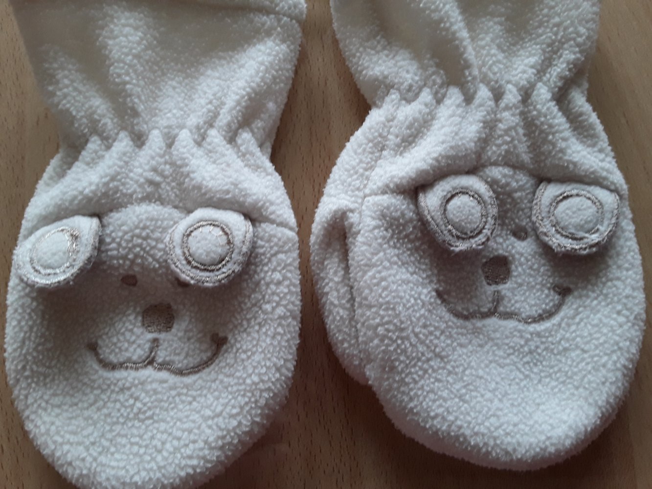 weiße Fleecehandschuhe für 2-4 Jahre