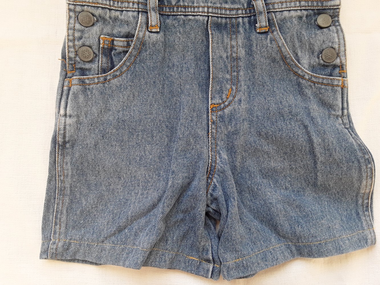 Jeanslatzshorts in Gr. 98