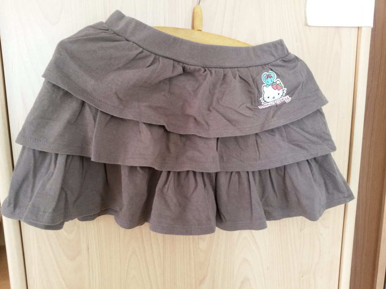 schöner Rock von Hello Kitty in Gr. 116/122