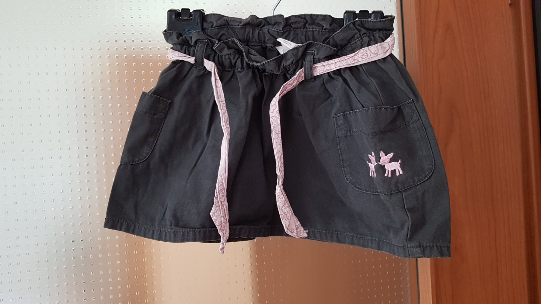 anthrazitfarbener Rock in Gr. 86 von H&M