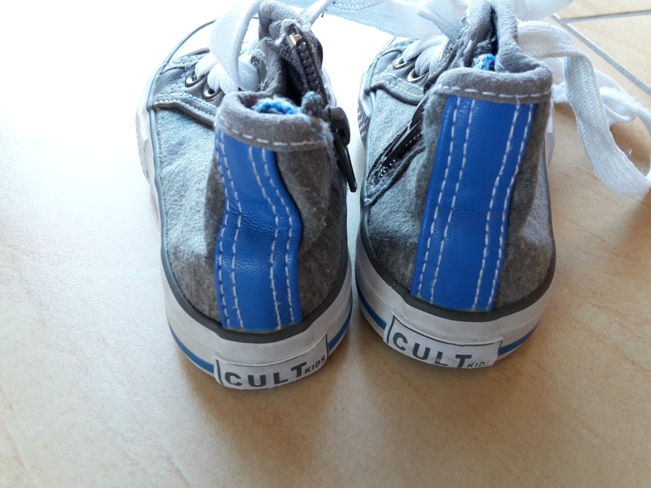 knöchelhohe Sneaker in Gr. 21 