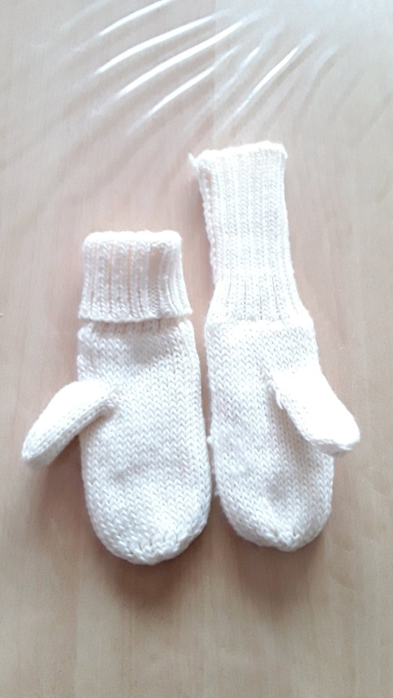 cremefarbene Handschuhe in Gr. 110/116 von H&M