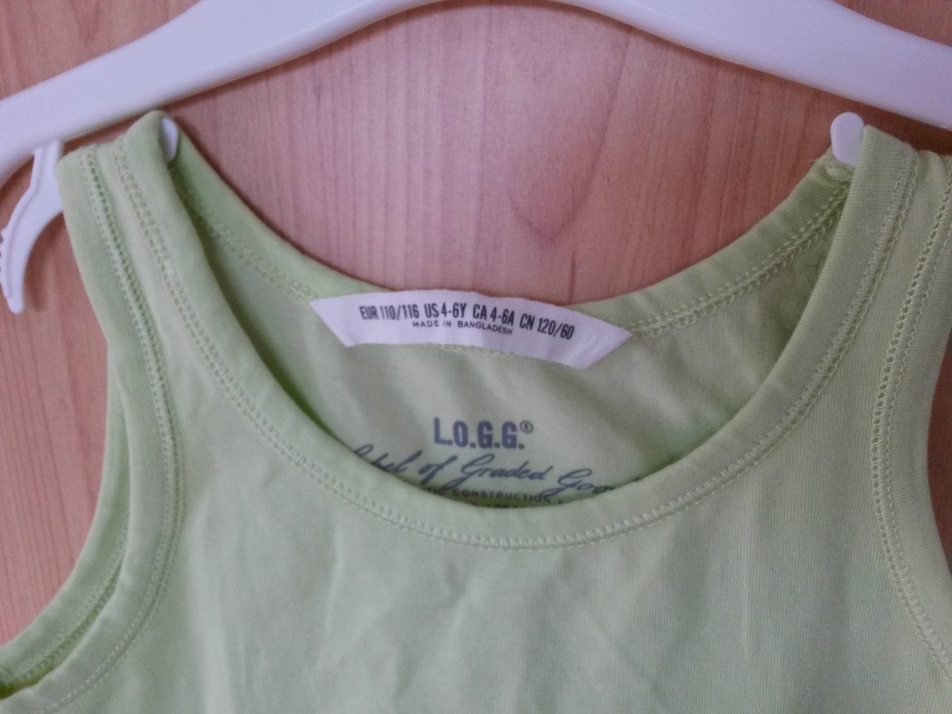 schönes, lindgrünes Top in Gr. 110/116 von H&M kaum getragen