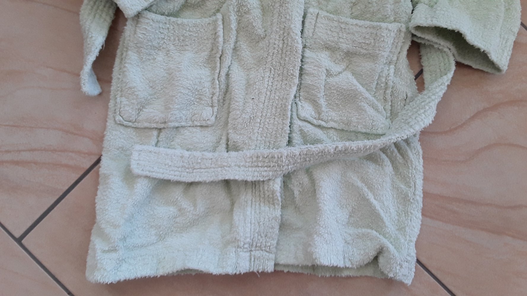 lindgrüner Bademantel 86/92