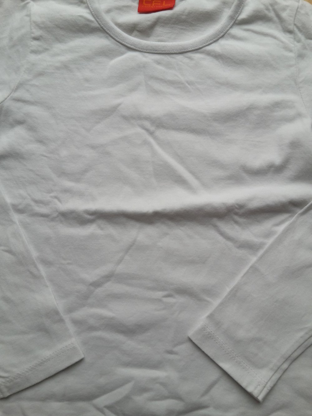 schönes LA-Shirt von CFL in Gr. 116/122. (Habe dieses Shirt 2x auch was für Zwillinge. Beide eingestellt.)