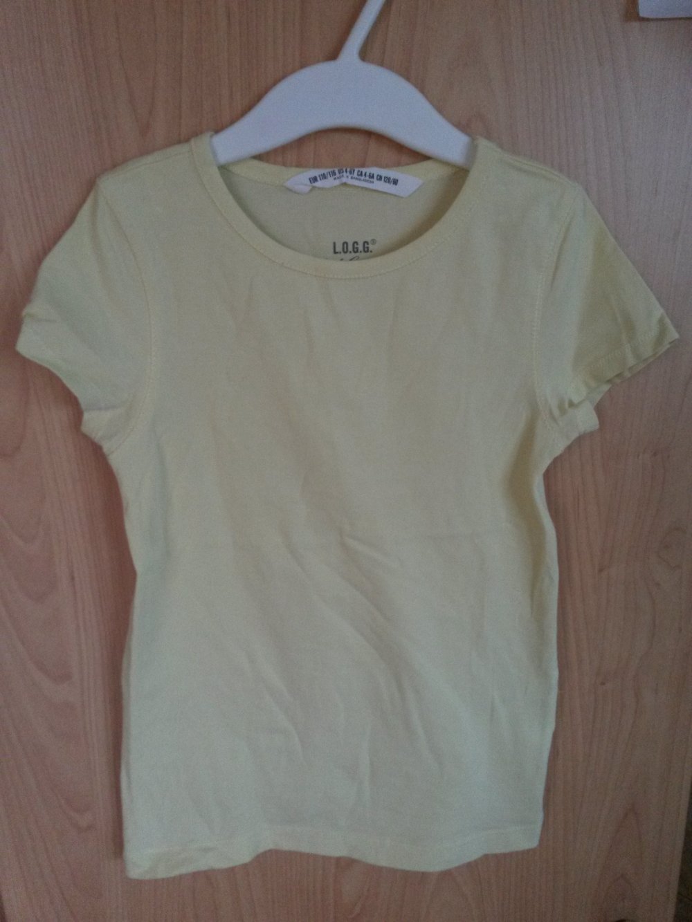 gelbes T-Shirt in Gr. 110/116 von H&M