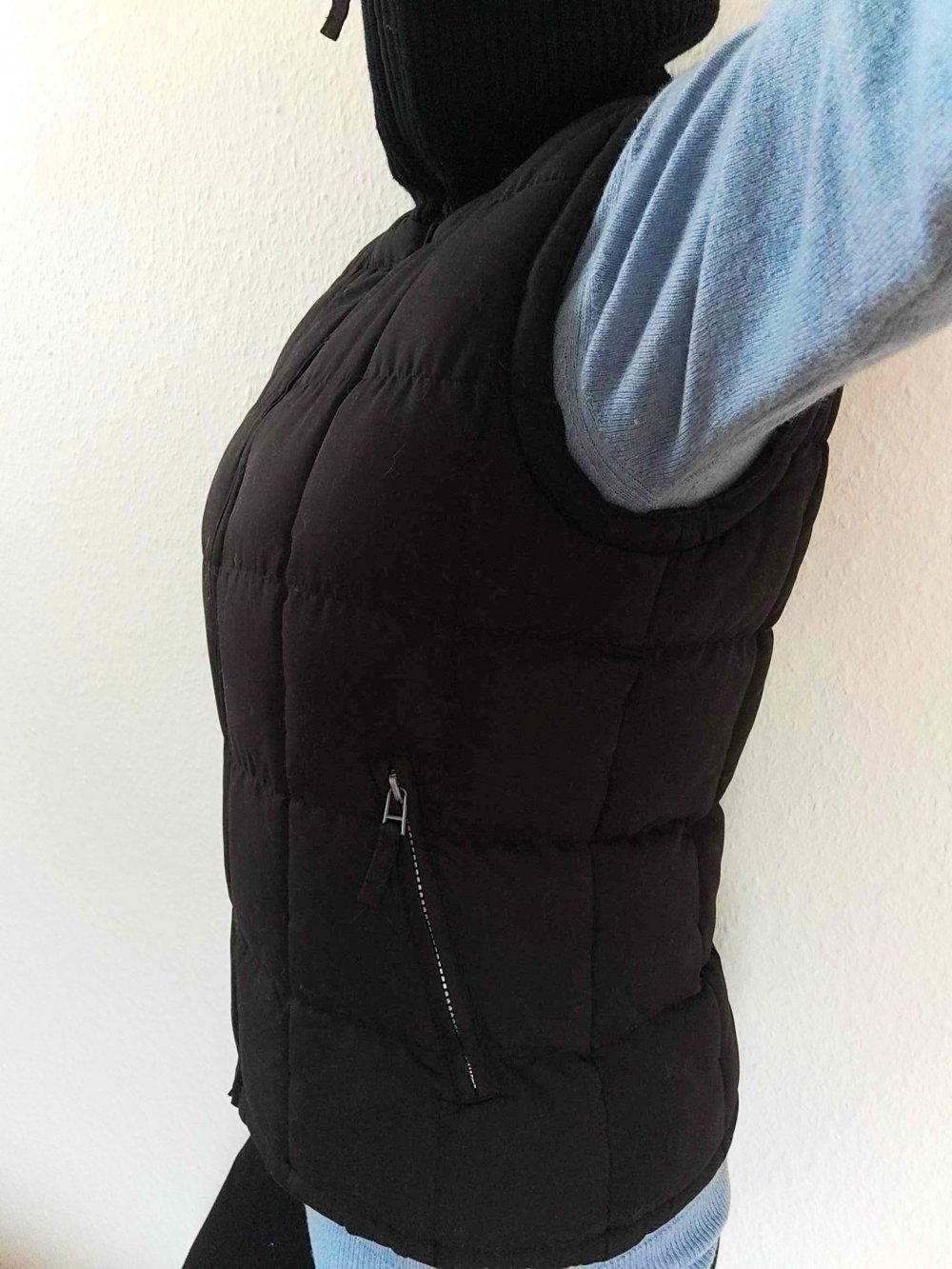 Weste - hoher Kragen - verschließbare Taschen - M