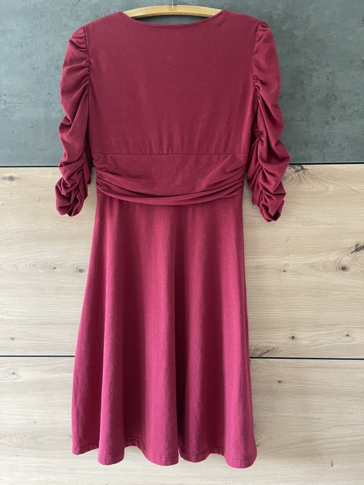 Rotes Kleid - Raffung - Halbe Ärmel - Wickeloptik - V-Ausschnitt - 36