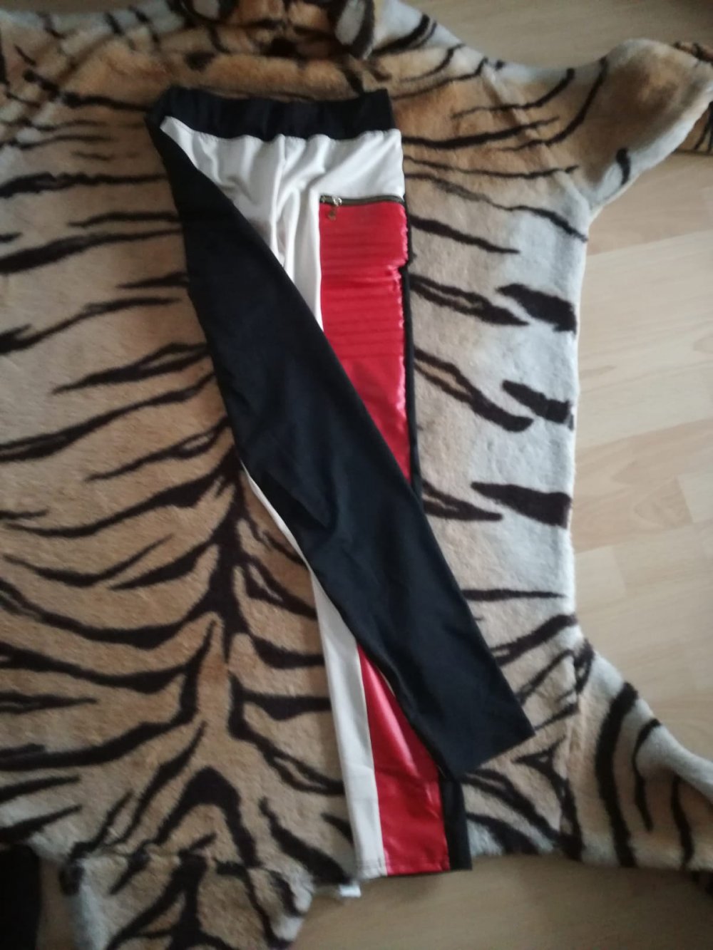 *** Leggings ~ Kunst Leder ~ Stretch Stoff ***