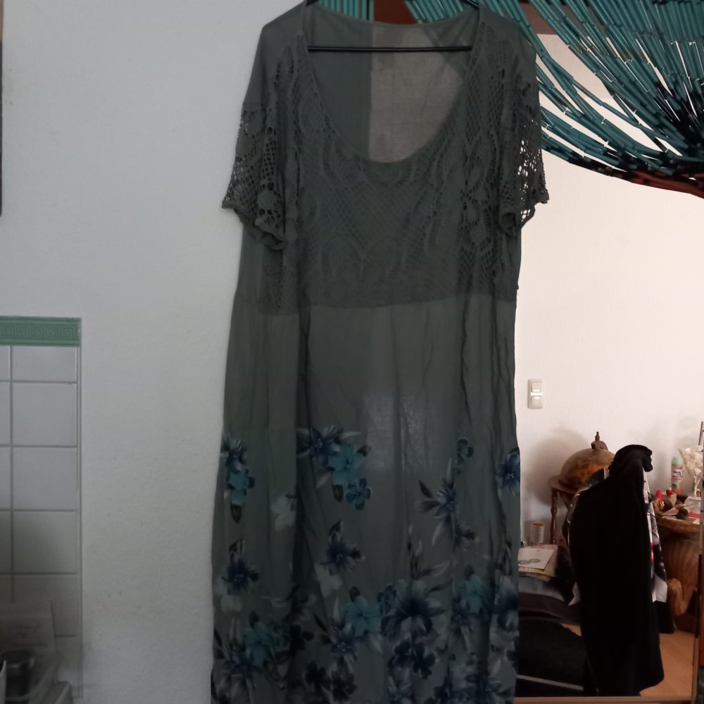 *** Kleid mit Spitze ***