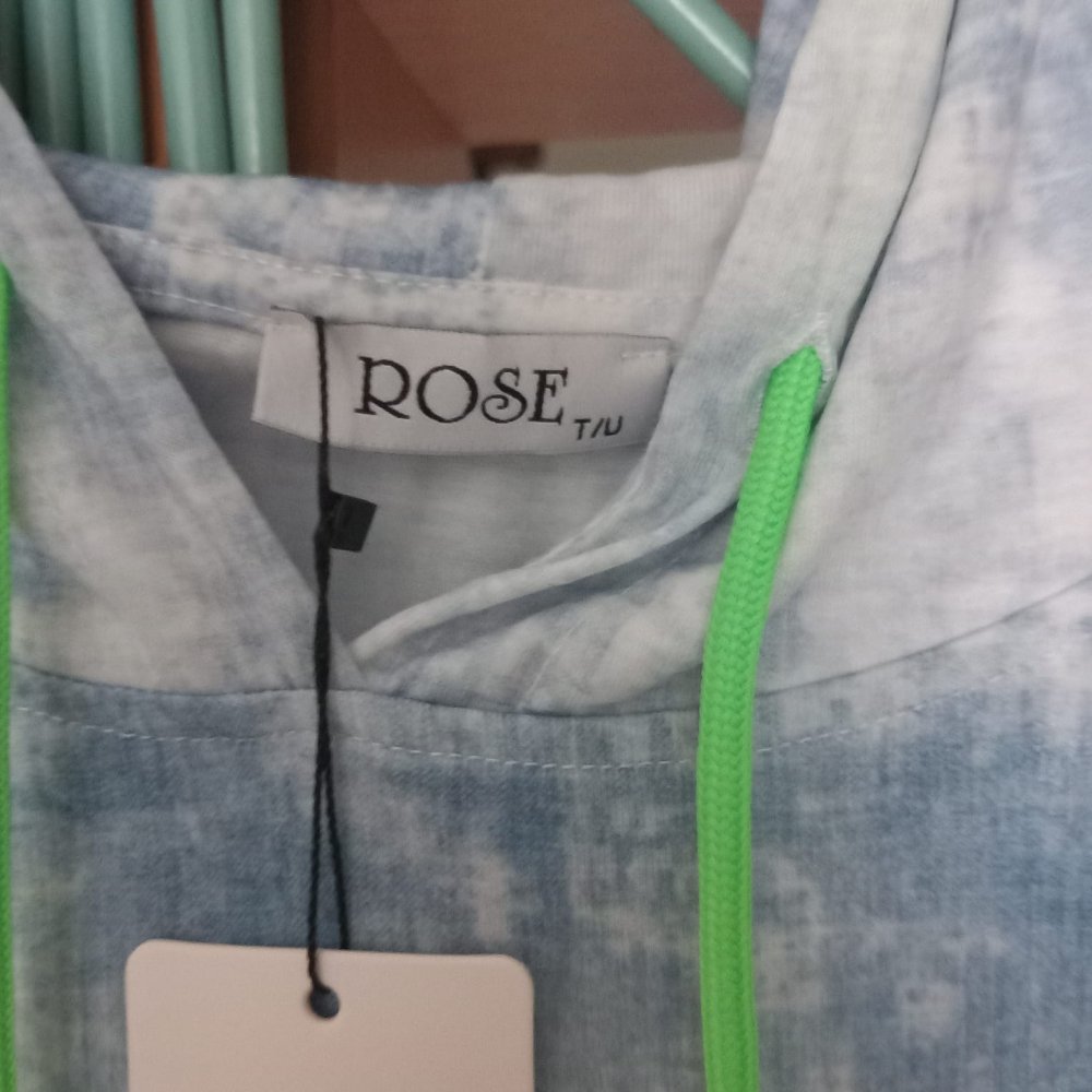 *** Neu ~ Shirt ~ Steinchen ~ Kapuze ~ Rose ***