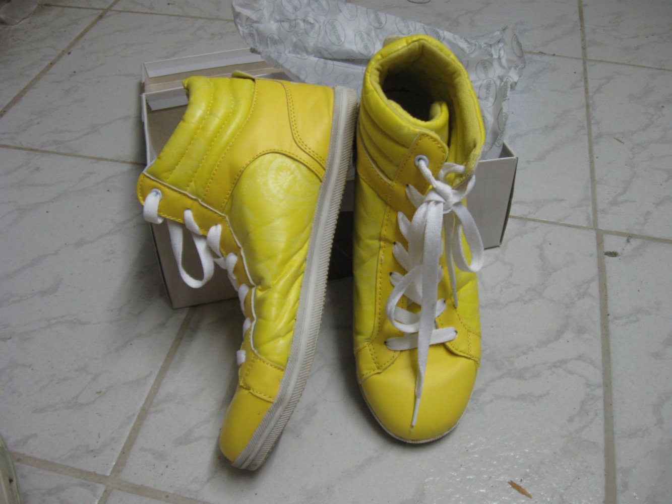 *** Knöchelschuhe in Quitte Gelb ***
