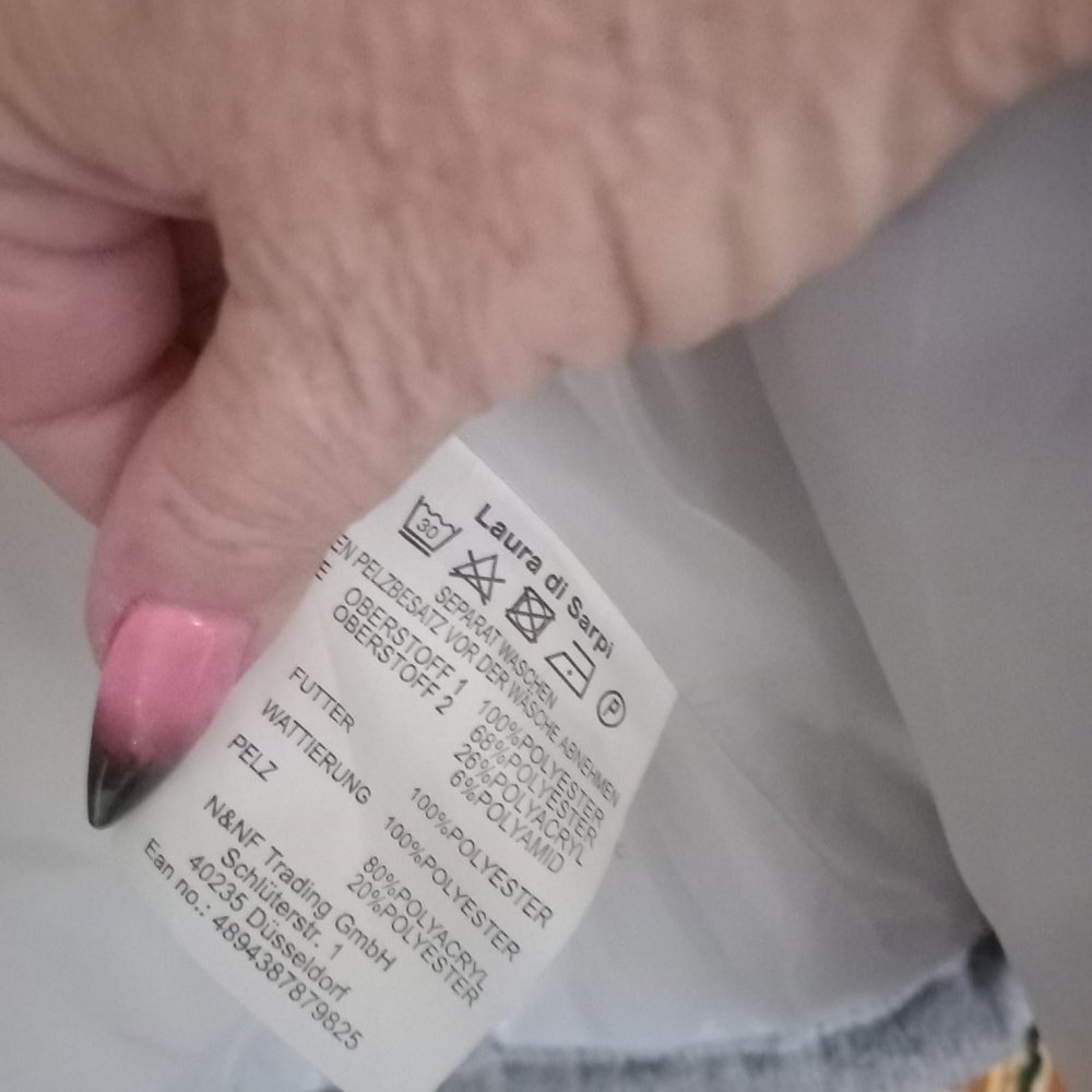 *** Super ~ Schöne ~ Winter ~ Jacke ~ Kapuze ***