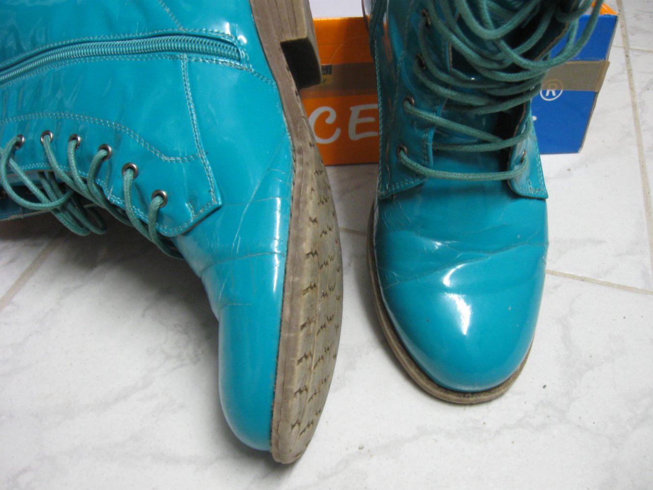 *** Lack Stiefeletten ***