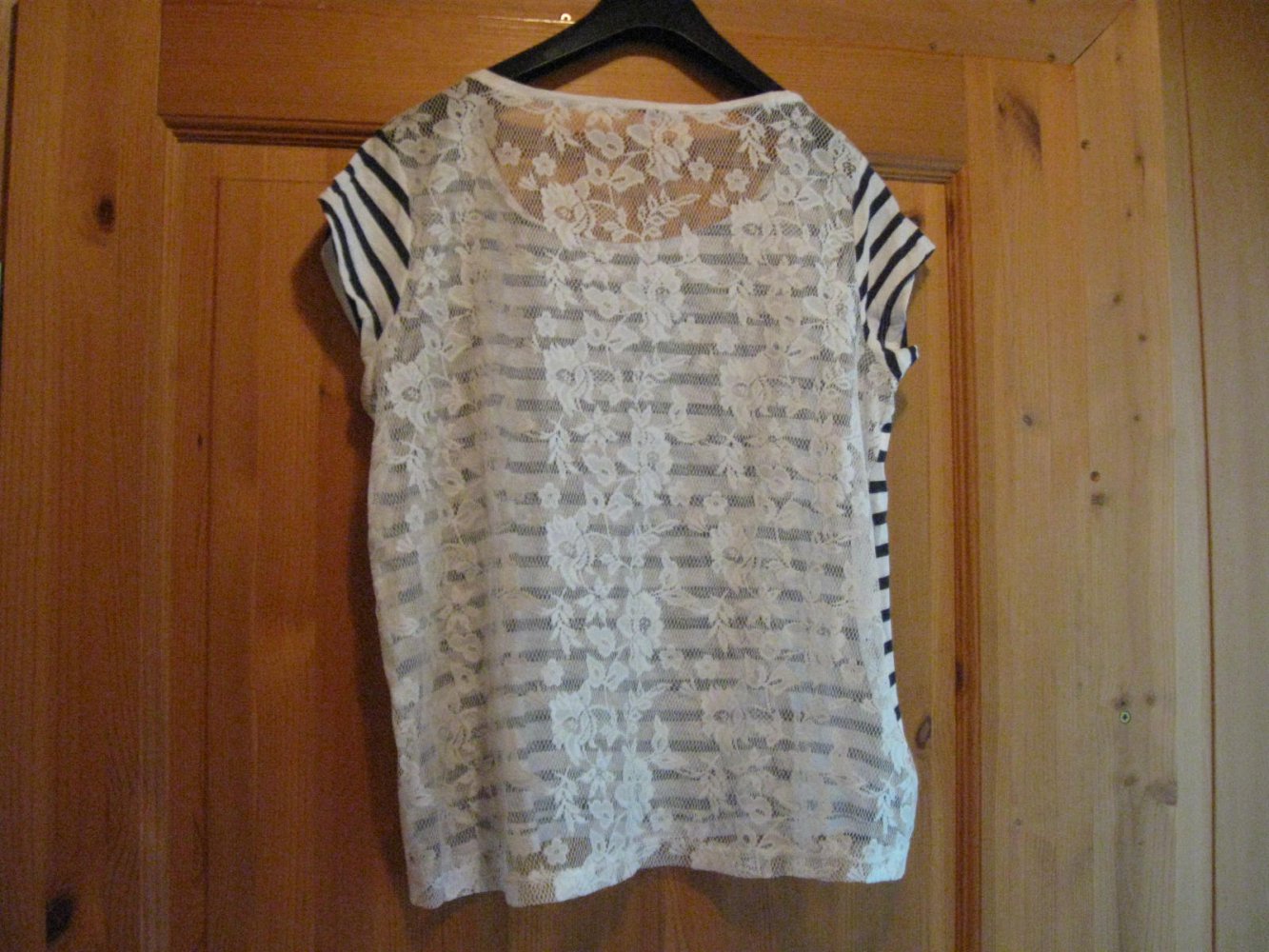 *** Shirt mit einer raffinierten Rückenpartie ***