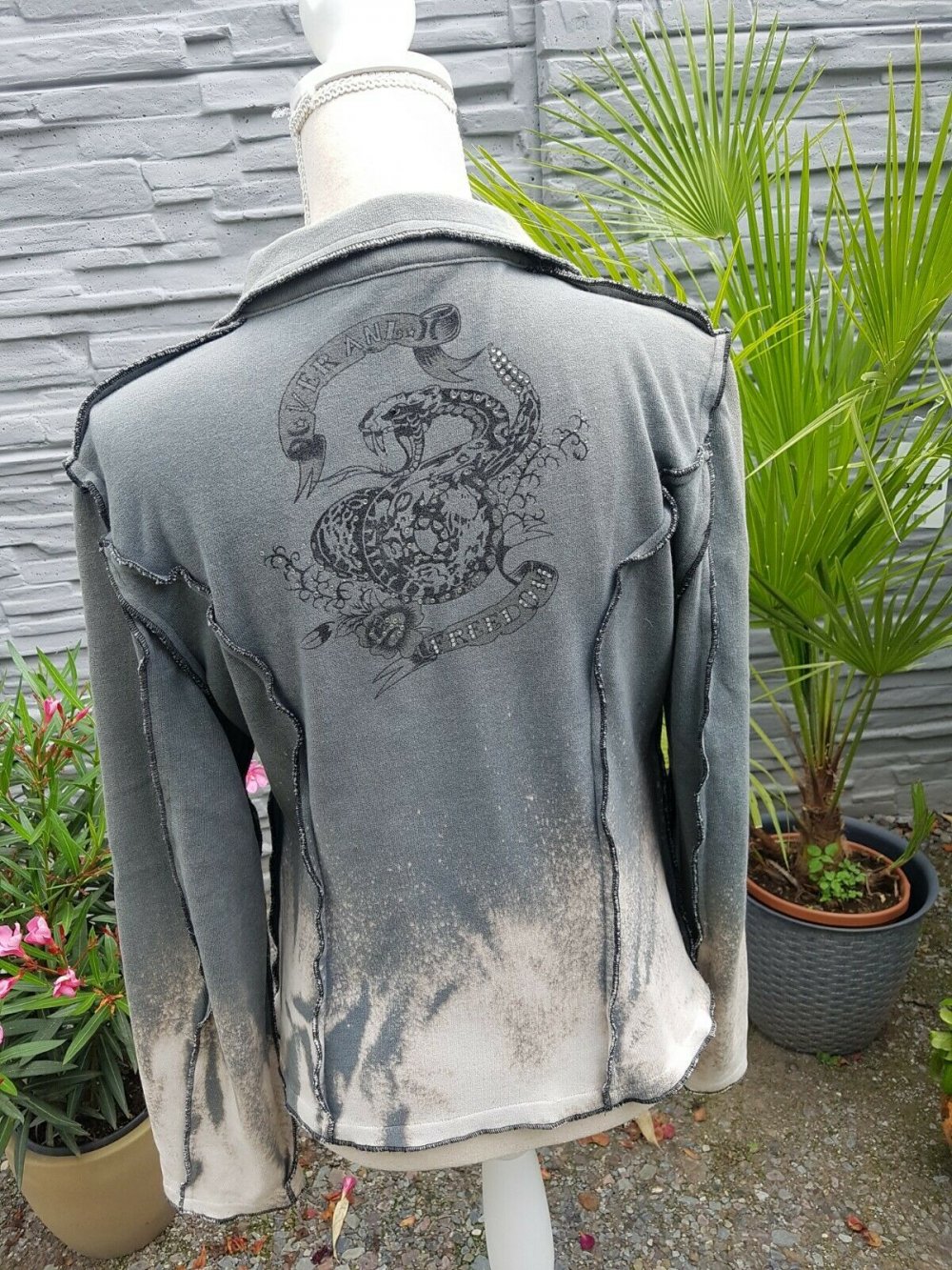 *** Weiche Sweat Jacke ~ Blazer ~ Strass ~ Used Look ***