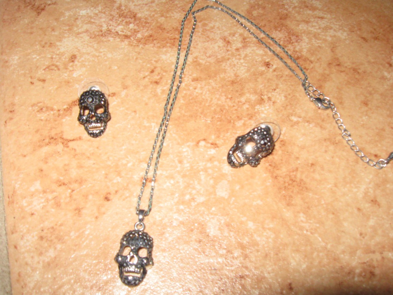 *** Modeschmuck ~ Schmuckset ~ Totenkopf ***