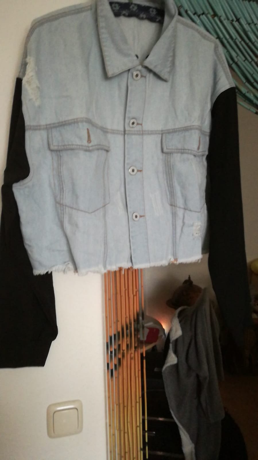 *** Neu ~ Denim Ripped ~ Kurzjacke ~ Jeansjacke ***