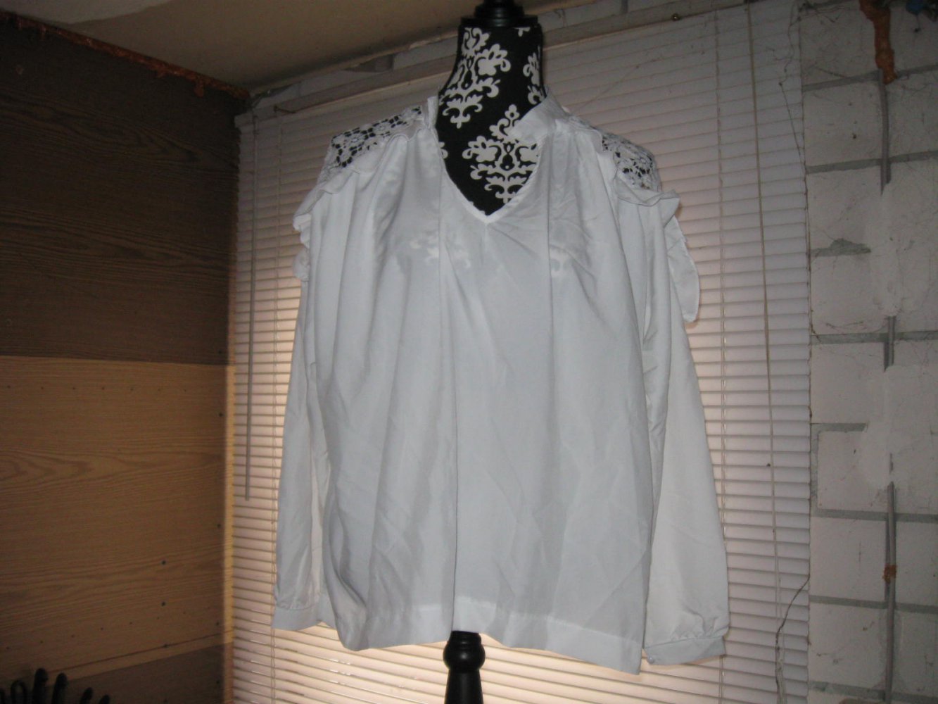 *** Neu ~ Bluse ~ Spitze ***