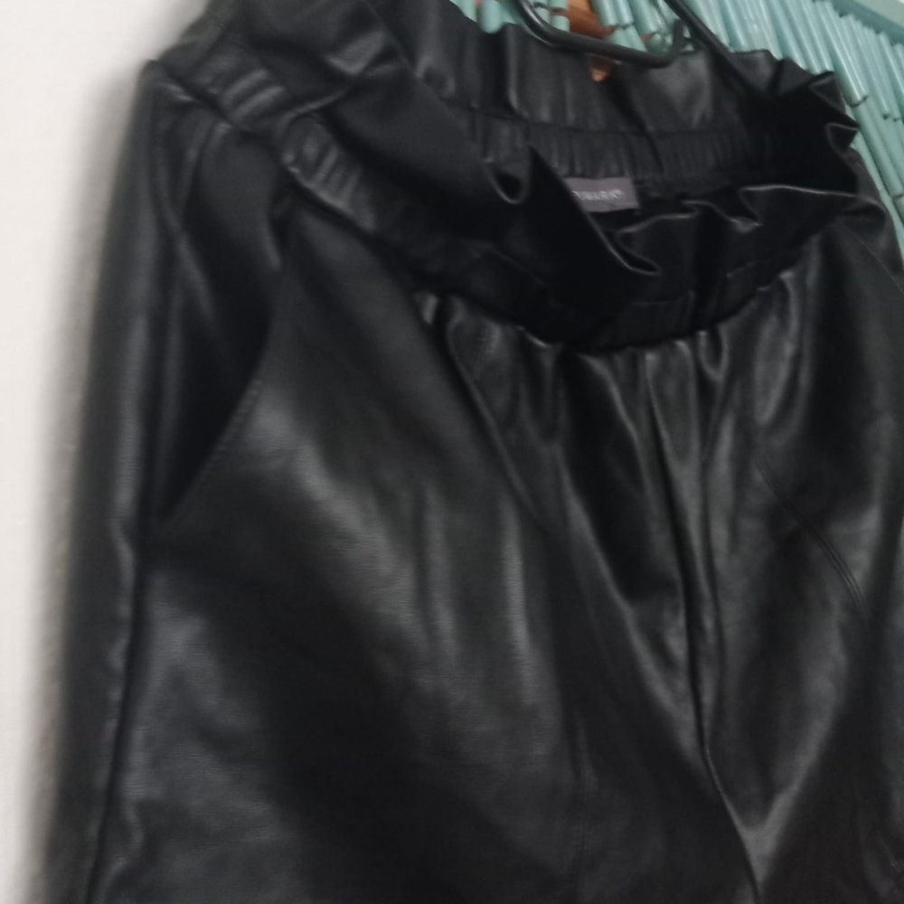 *** Hot ~ Shorts ~ Kunstleder ***