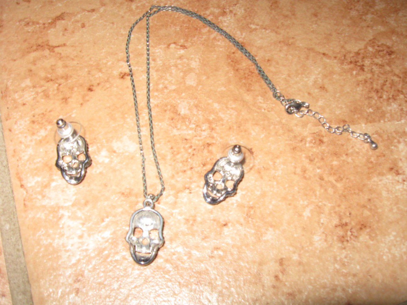 *** Modeschmuck ~ Schmuckset ~ Totenkopf ***