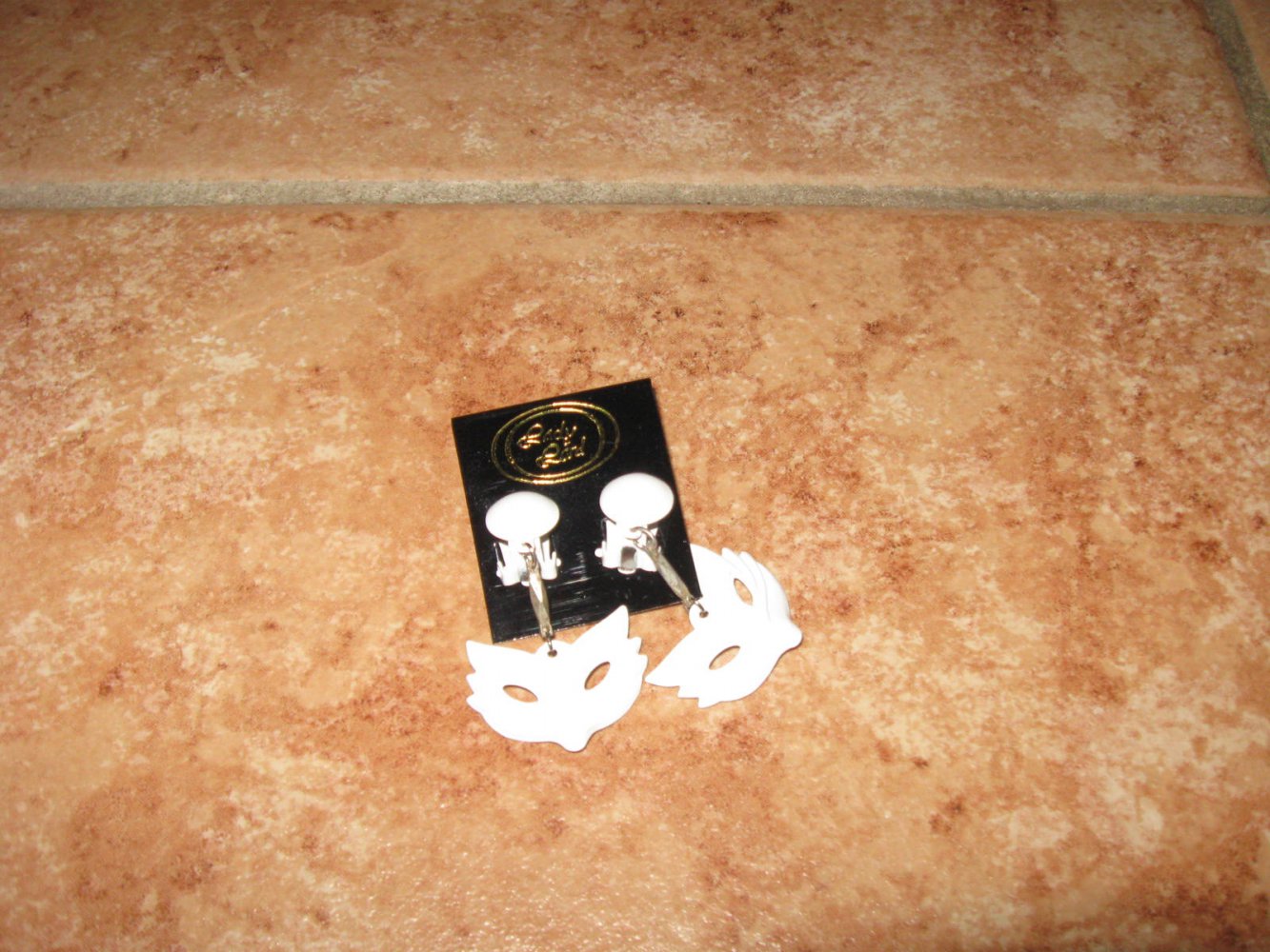 *** Neu ~ Ohrringe ~ Masken ~ Clips ~ Modeschmuck ***