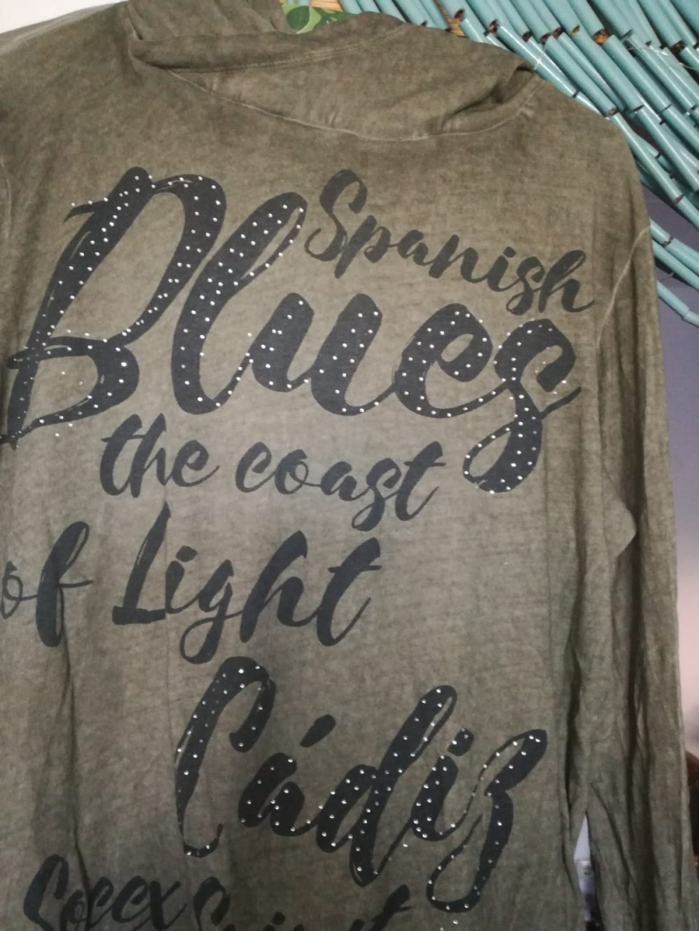 *** Tolles ~ Shirt ~ Kapuze ~ Steinchen ***