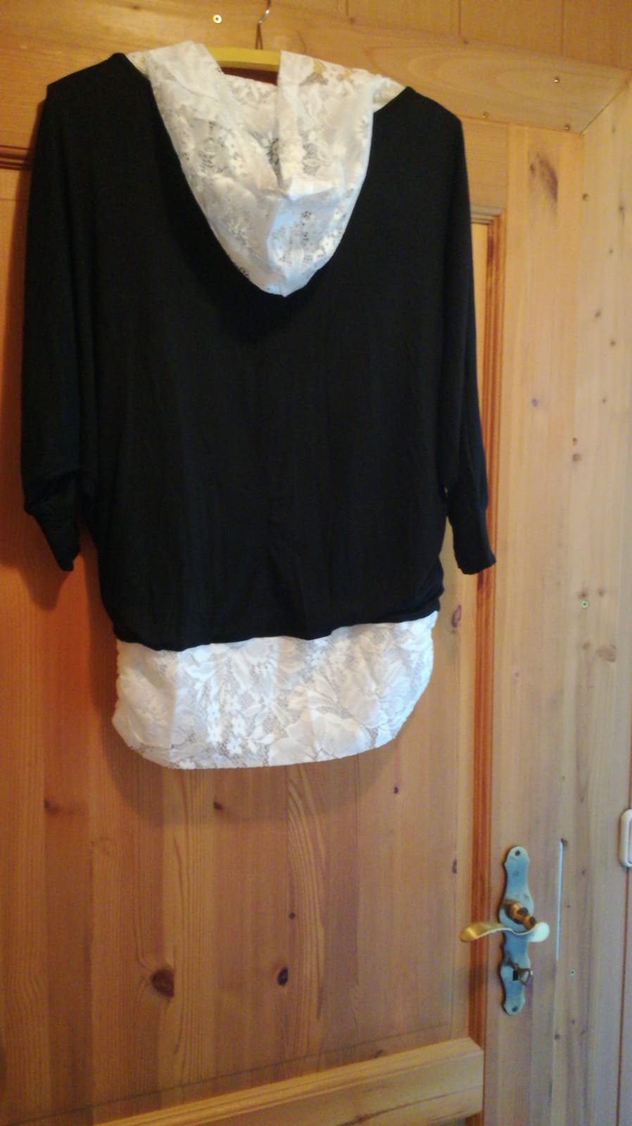 *** Neu ~ Shirt ~ Kapuze ~ Spitze ***