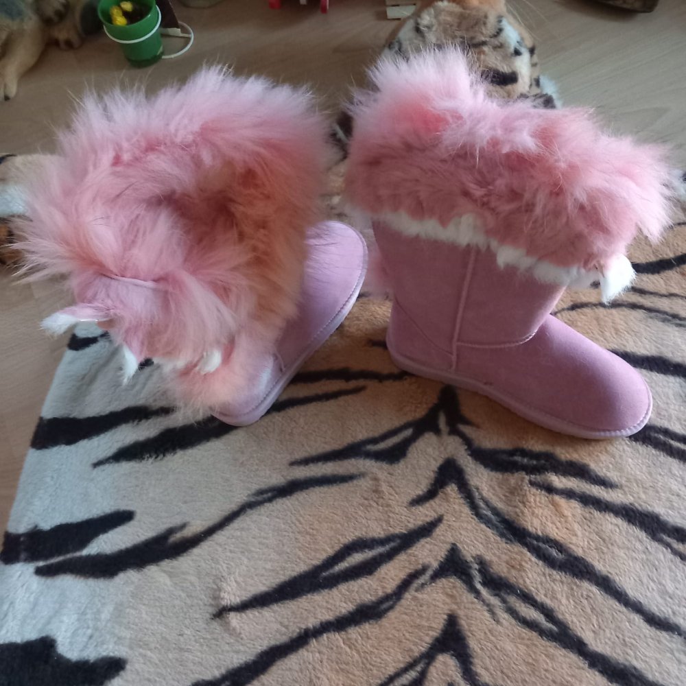 *** Neu ~ Chic ~ Boots ~ Fell ***