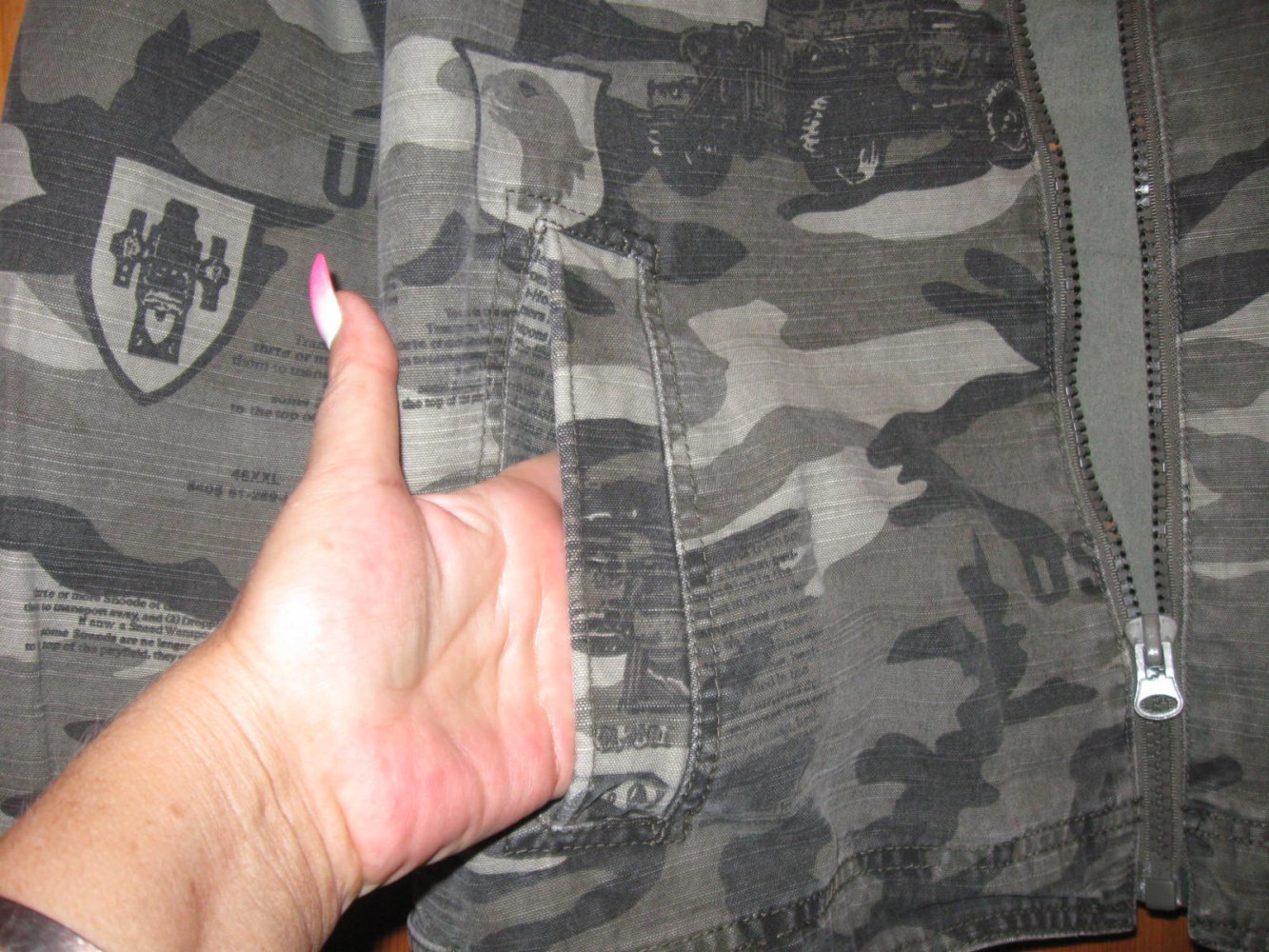 *** Tolle Camouflage Jacke mit Druck ***