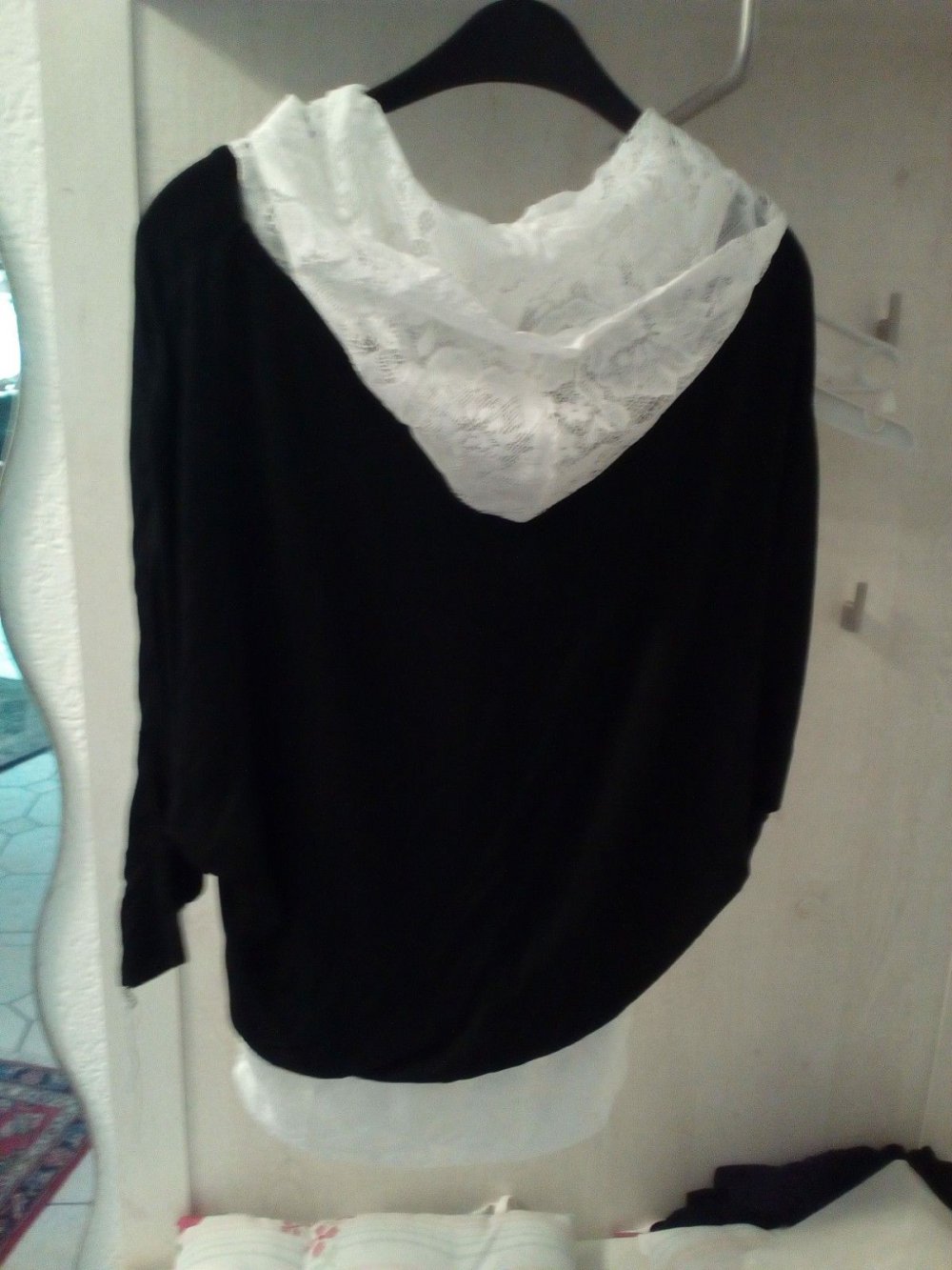 *** Neu ~ Shirt ~ Kapuze ~ Spitze ***