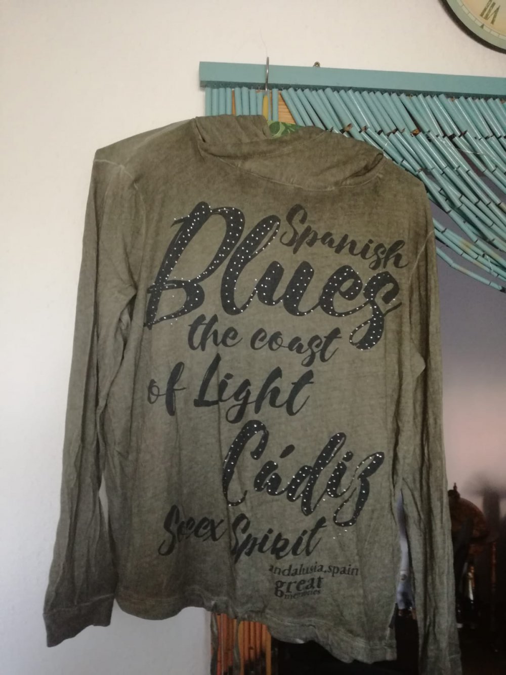 *** Tolles ~ Shirt ~ Kapuze ~ Steinchen ***