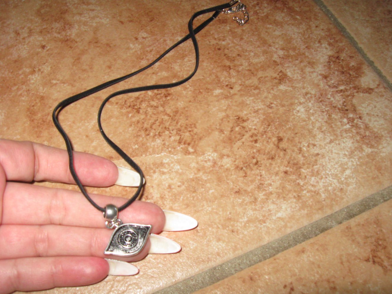 *** Neue Kette mit Augenhänger ***