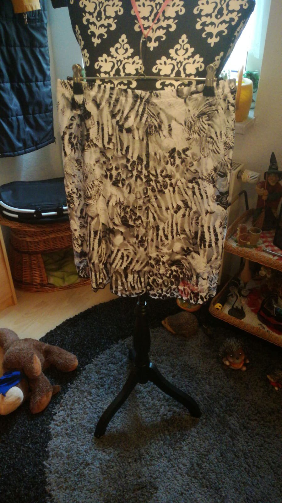 *** Toller Rock aus Spitze ***