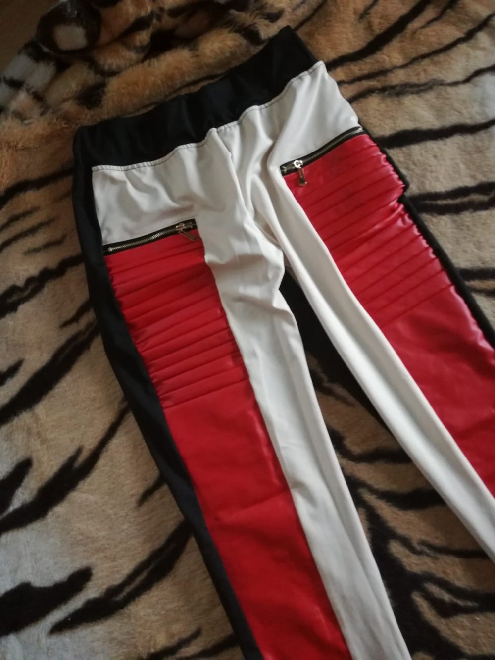 *** Leggings ~ Kunst Leder ~ Stretch Stoff ***