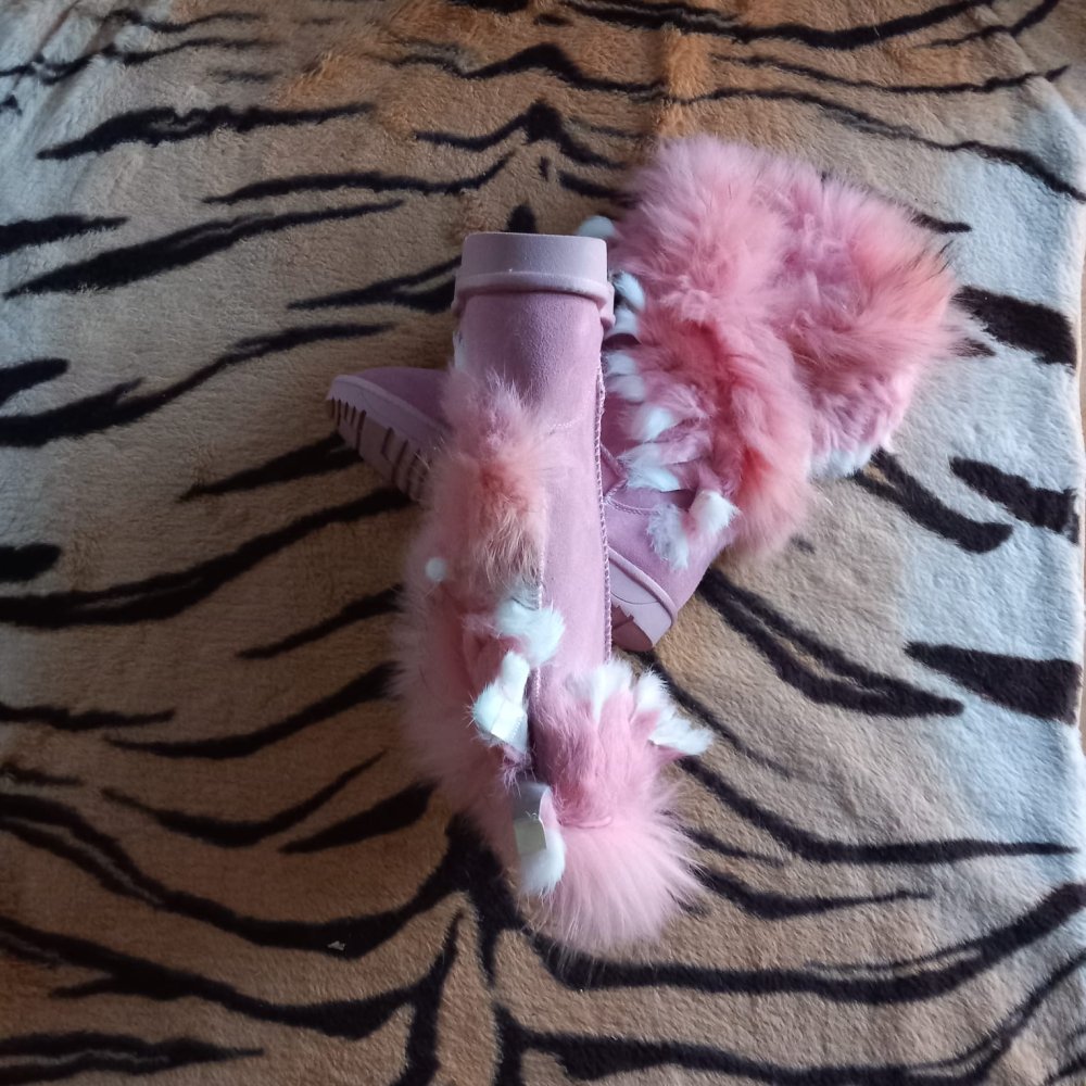 *** Neu ~ Chic ~ Boots ~ Fell ***