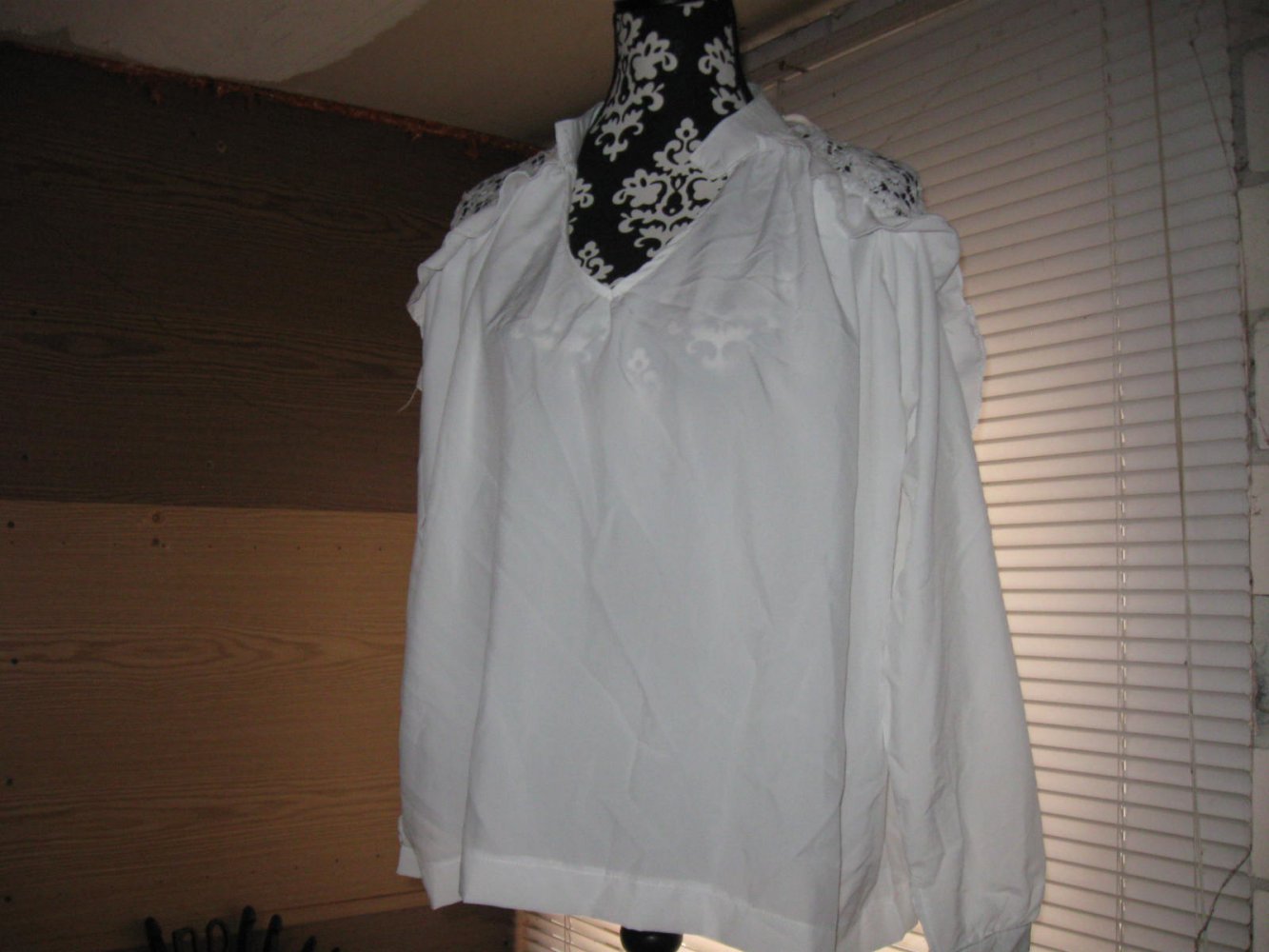 *** Neu ~ Bluse ~ Spitze ***