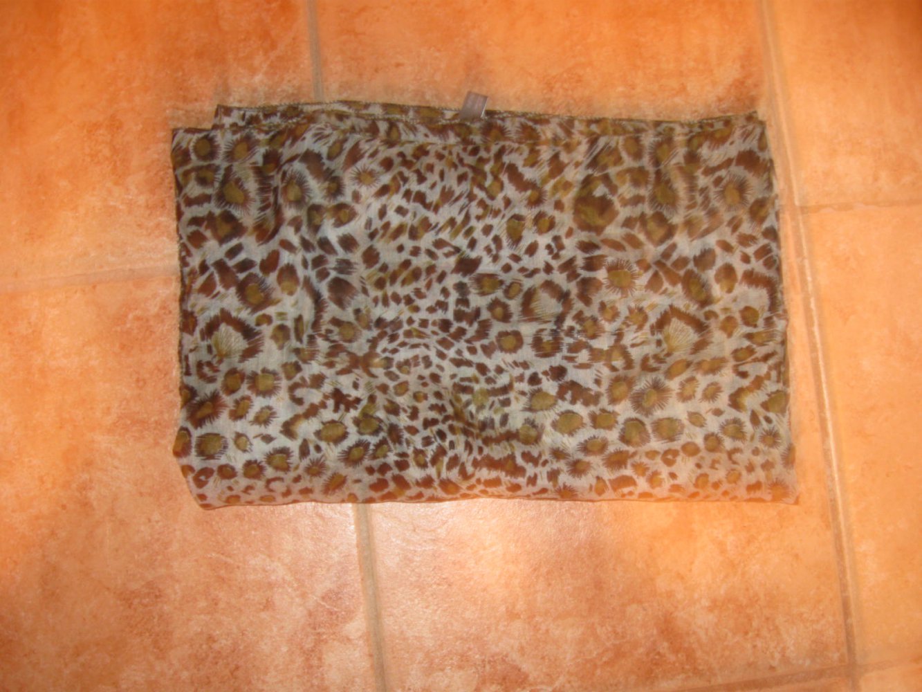 *** Großer Schal im Leostyle ***