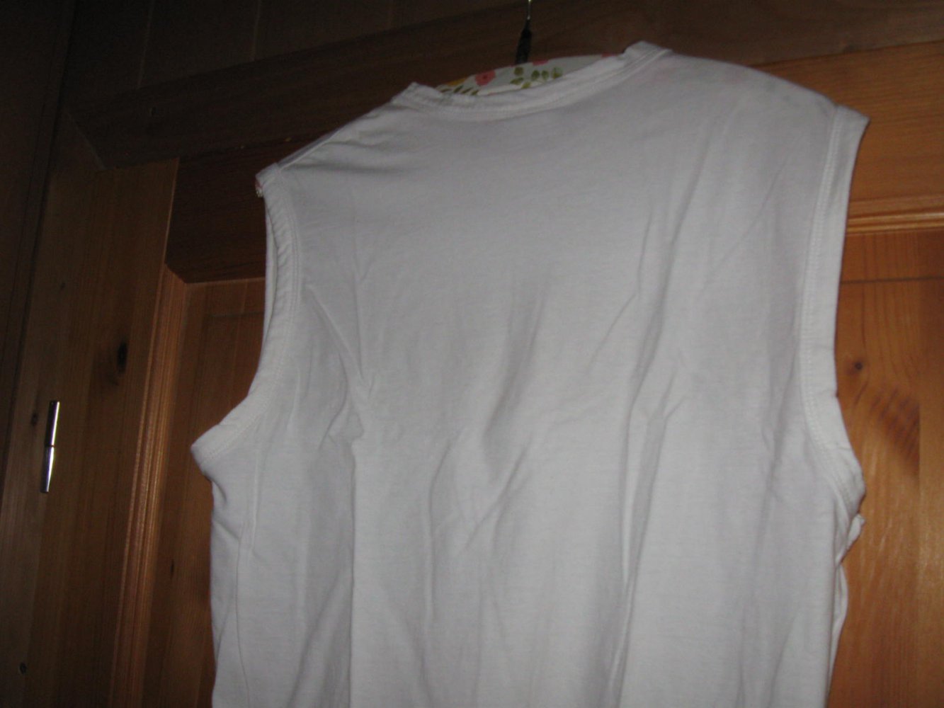 *** Shirt mit Brust Druck ***