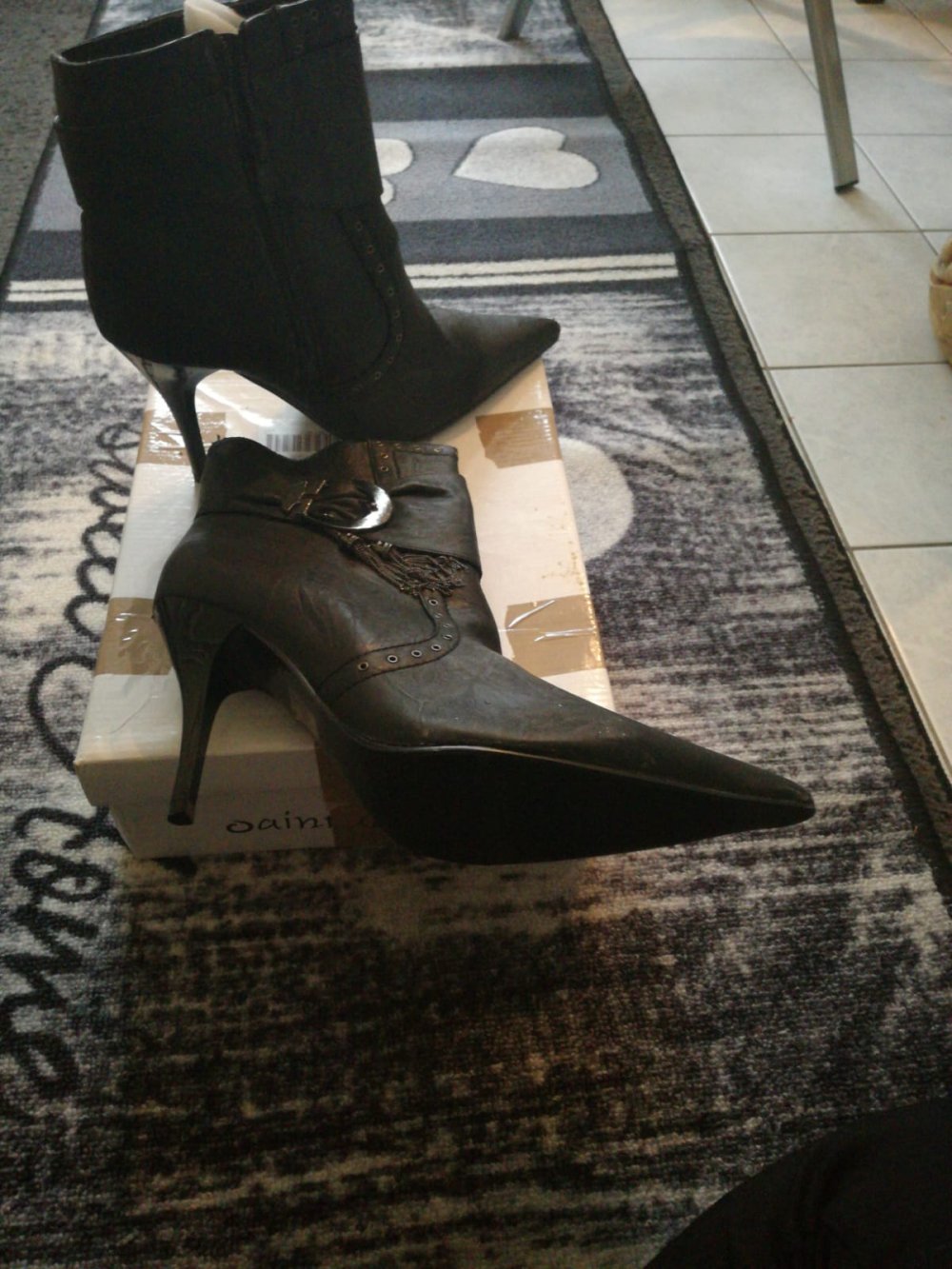 *** Neu ~ Heels ~ Stiefel ***