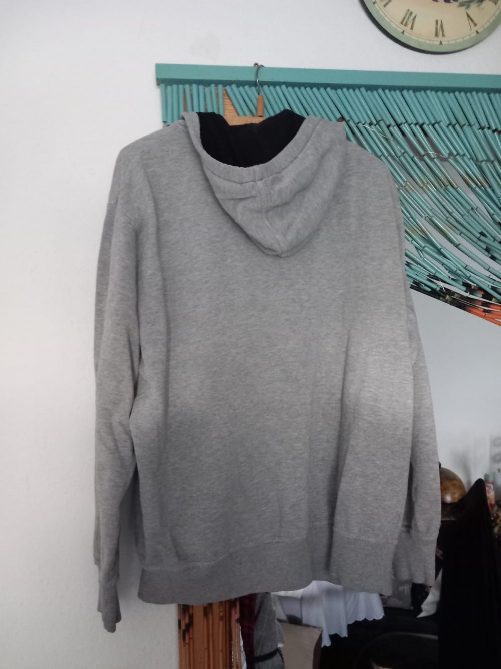 *** Hoodie mit Kapuze ***