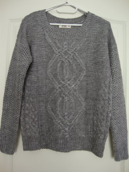 Graue Strickpullover