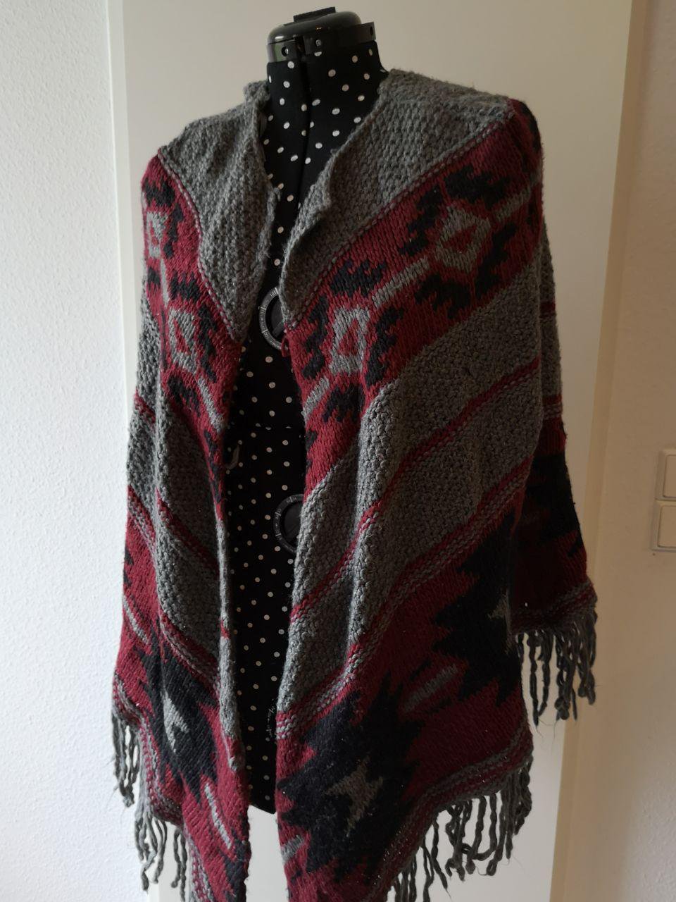 Poncho in rot - grau