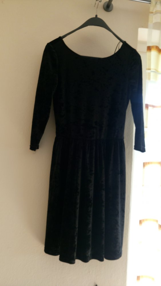 Schwarzes Samt Kleid