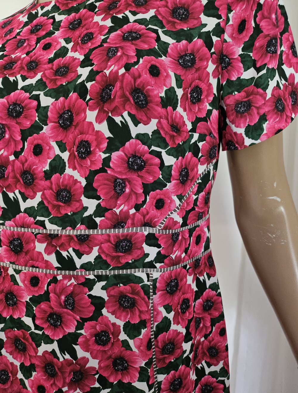 Leinenkleid mit Anemonen