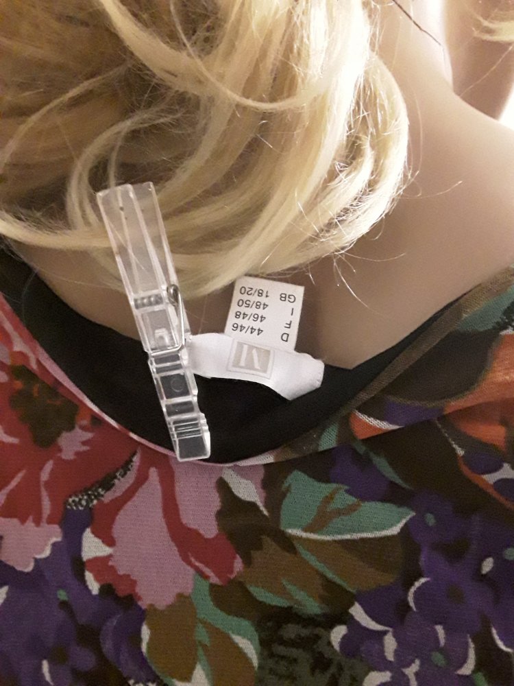 Shirt mit schönem floralen Muster 