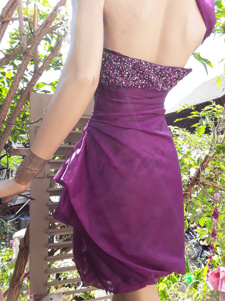 Lilatraum Onesholder-Kleid